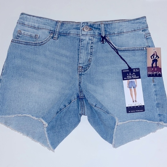 Sofia Jeans shorts by Sofia Vergara. Size 2 - Picture 1 of 7